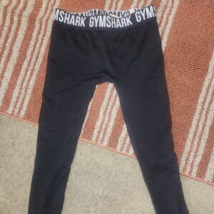 Gym shark leggings